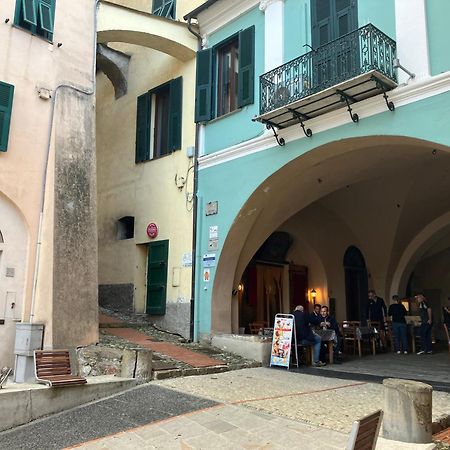Beautifully Restored Romantic Apartment In The Centre Of Historic Dolcedo Extérieur photo