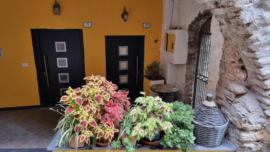 Beautifully Restored Romantic Apartment In The Centre Of Historic Dolcedo Extérieur photo