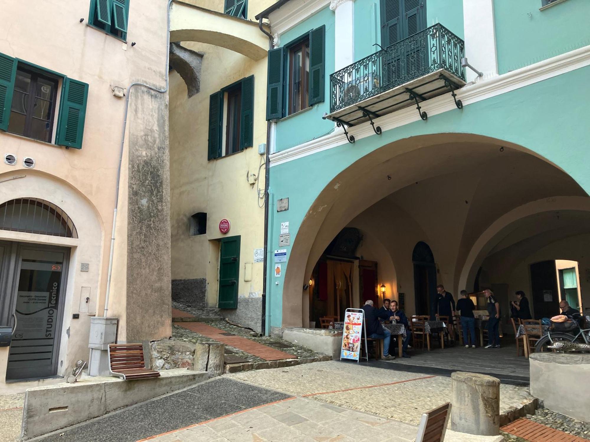 Beautifully Restored Romantic Apartment In The Centre Of Historic Dolcedo Extérieur photo